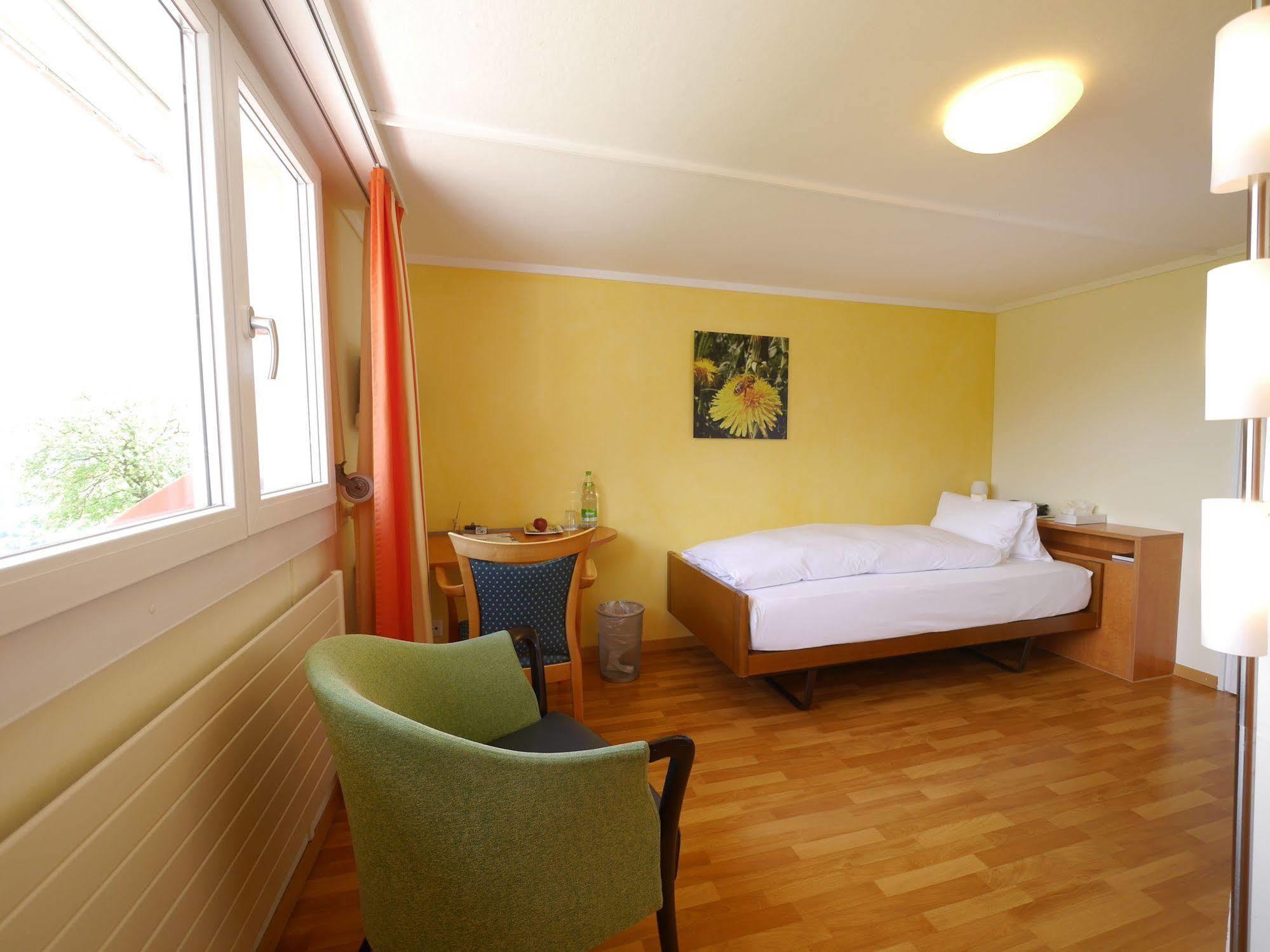 Hotel Restaurant Eichberg Seengen Exteriör bild