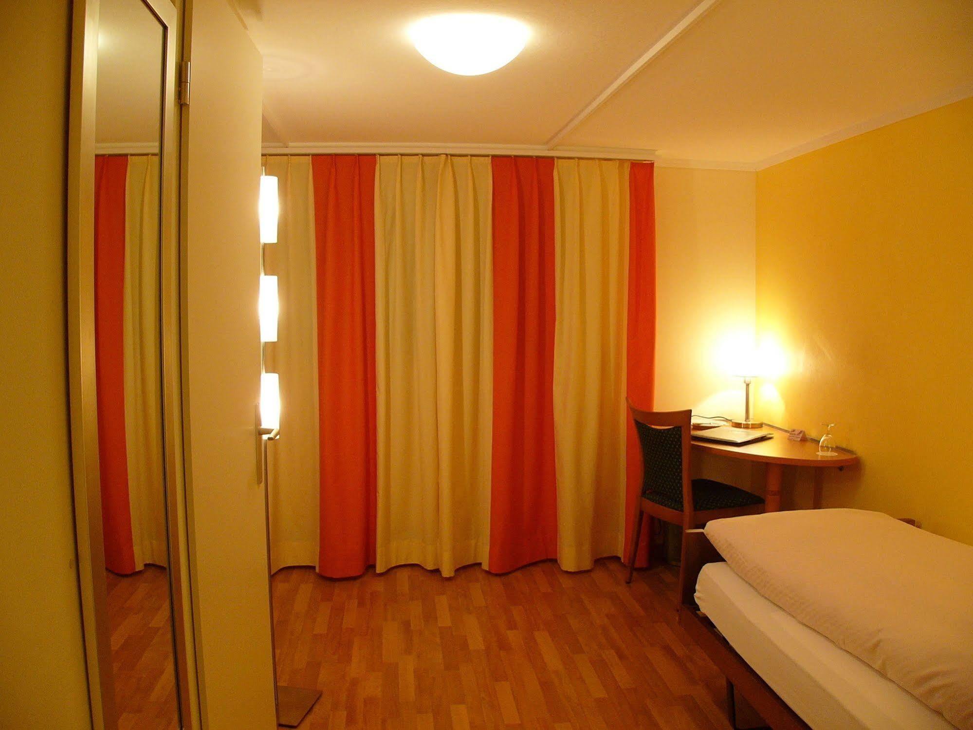Hotel Restaurant Eichberg Seengen Exteriör bild
